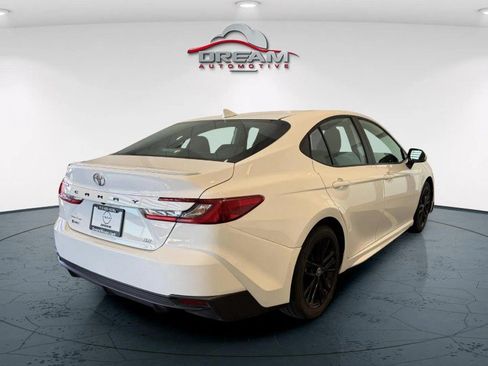 Used 2025 Toyota Camry SE FWD image 19