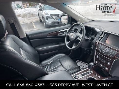 Used 2015 Nissan Pathfinder Platinum w/ Family Entertainment Package image 44