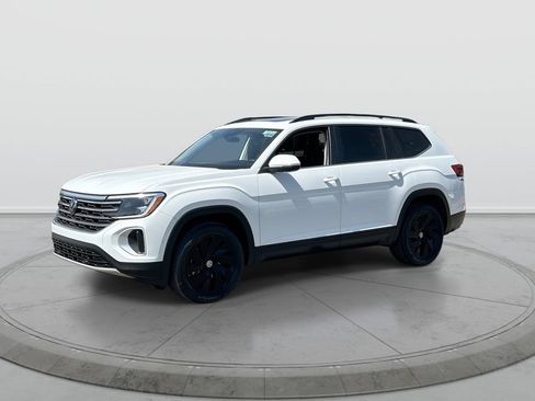 Used 2024 Volkswagen Atlas SE FWD image 4