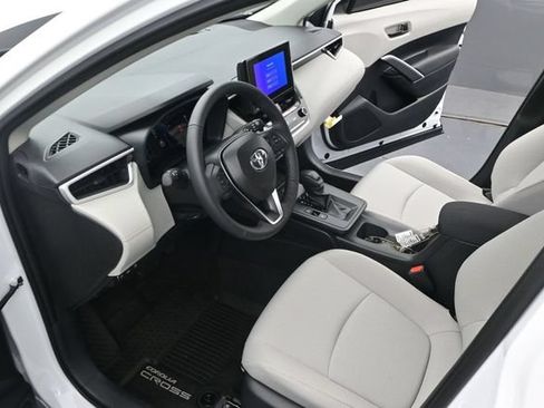New 2026 Toyota Corolla Cross LE FWD image 4
