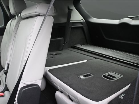 Certified 2026 Acura MDX FWD w/ Technology Package image 12