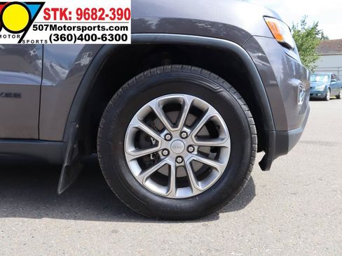Used 2016 Jeep Grand Cherokee Limited w/ Luxury Group II AWD/4WD image 23