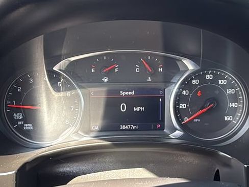 Used 2023 GMC Terrain SLT AWD/4WD image 16