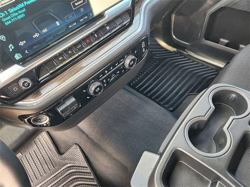 Used 2025 Chevrolet Silverado 1500 LT image 19