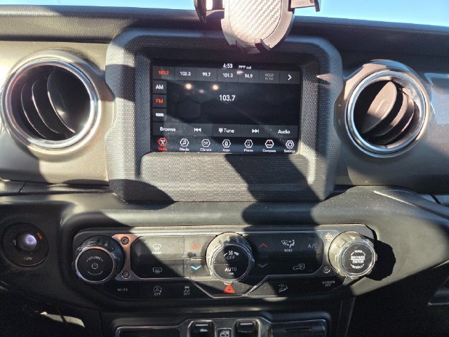 Used 2020 Jeep Wrangler Unlimited Sahara AWD/4WD image 6