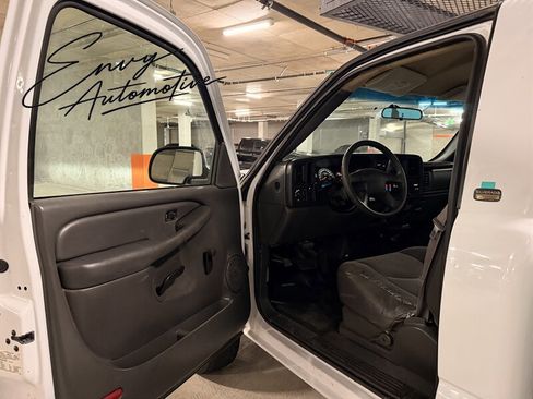 Used 2003 Chevrolet Silverado 2500 W/T RWD image 15