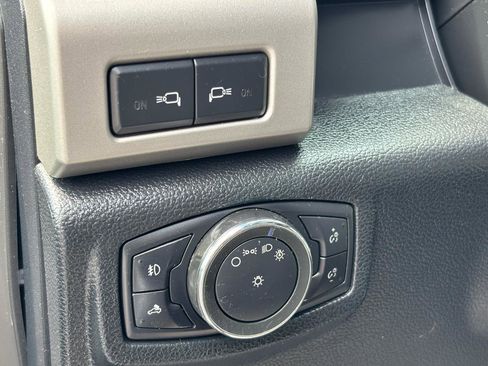 Used 2015 Ford F150 Lariat AWD/4WD image 18