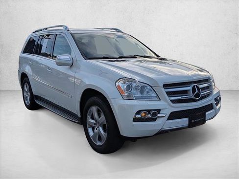Used 2010 Mercedes-Benz GL 450 4MATIC image 3