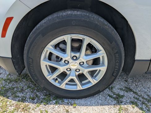 Used 2022 Chevrolet Equinox LT FWD image 10