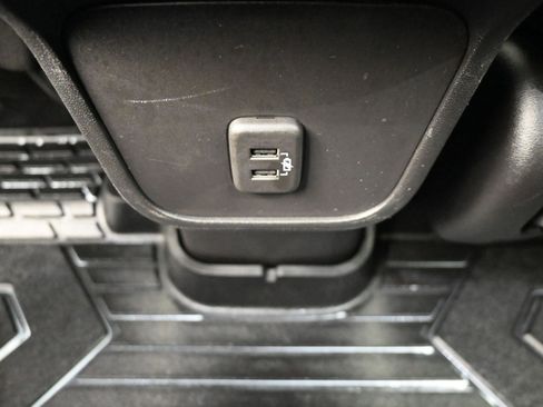 Used 2023 Chevrolet Equinox LT image 23