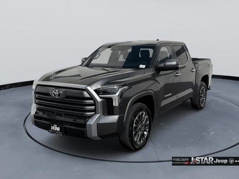 Used 2025 Toyota Tundra Limited AWD/4WD image 1