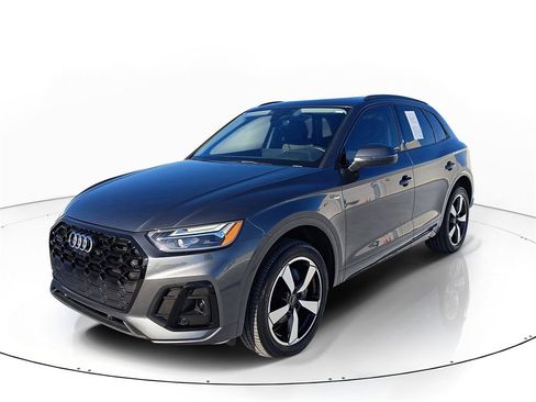 Certified 2023 Audi Q5 2.0T Premium Plus w/ Premium Plus Package image 2