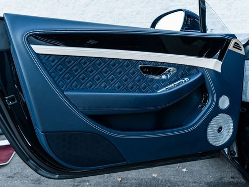 Used 2022 Bentley Continental GT image 24