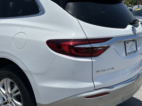 Used 2020 Buick Enclave Essence FWD image 8