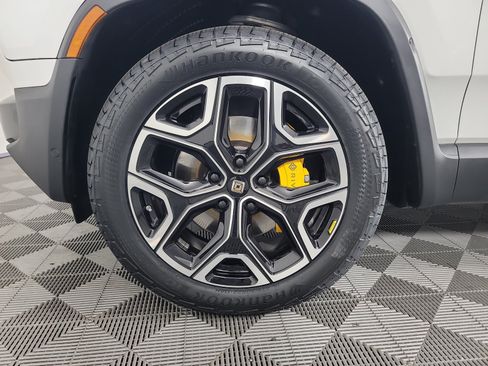 Used 2023 Rivian R1S Launch Edition Quad AWD/4WD image 9