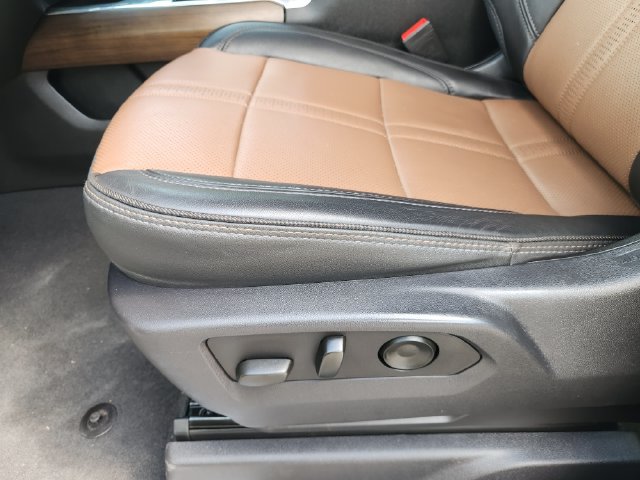 Used 2024 Chevrolet Silverado 1500 High Country AWD/4WD image 26