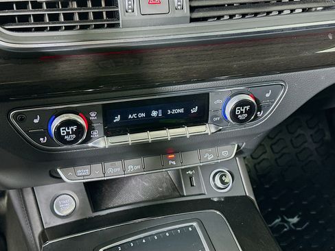 Used 2018 Audi Q5 Prestige w/ Prestige Package image 24