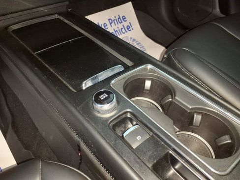 Used 2025 Lincoln Corsair AWD w/ Rear Removable Package Tray image 19