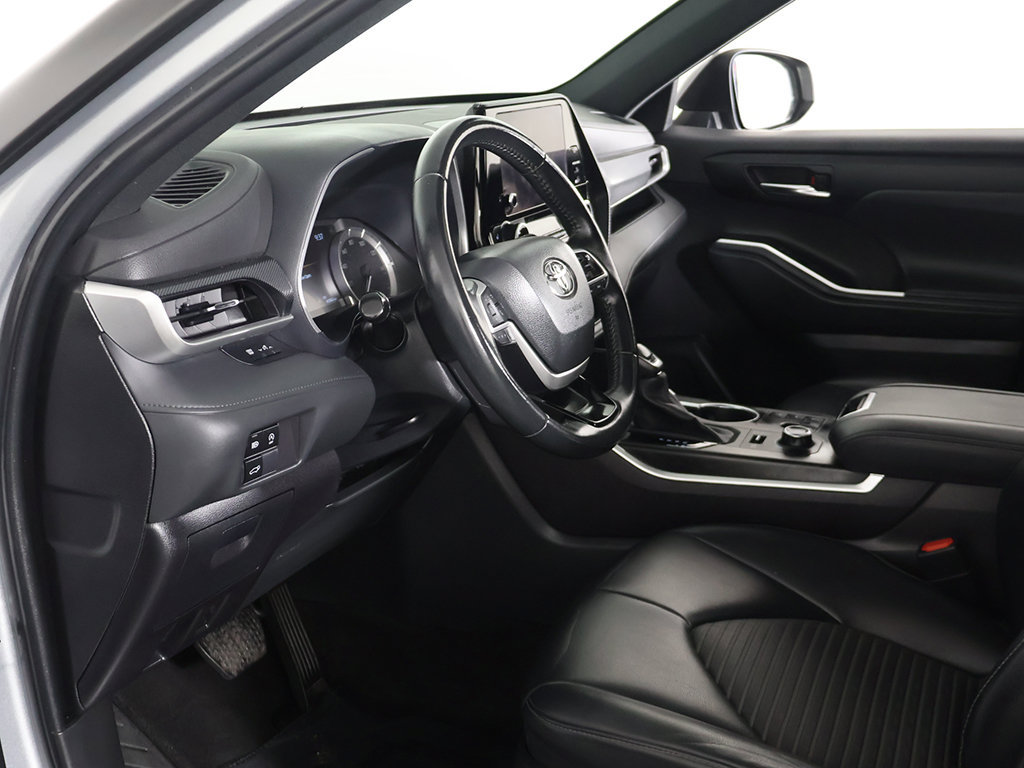 Used 2023 Toyota Highlander XSE AWD/4WD image 25