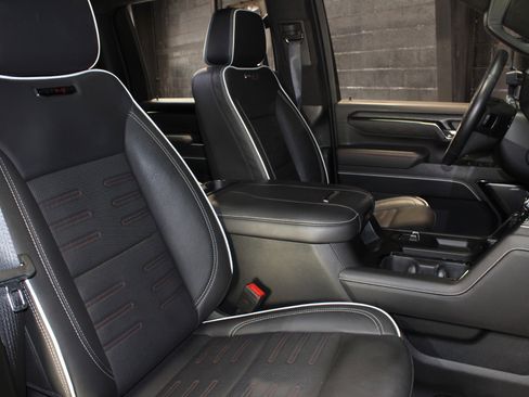 Used 2024 GMC Sierra 2500 AT4X image 61