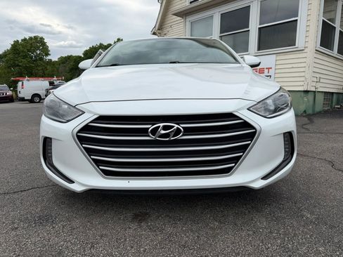 Used 2017 Hyundai Elantra Value Edition FWD image 10