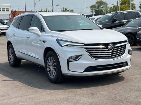 Used 2022 Buick Enclave Essence w/ LPO, Floor Liner Package image 7