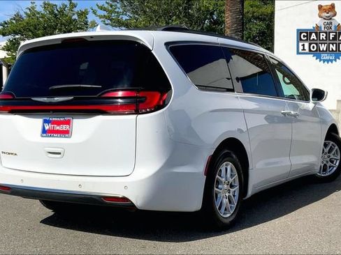 Used 2022 Chrysler Pacifica Touring-L FWD image 13