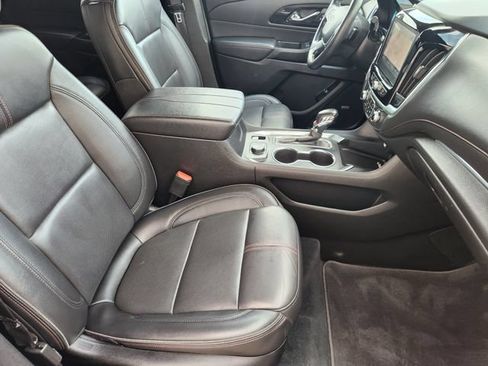 Used 2022 Chevrolet Traverse RS FWD image 20