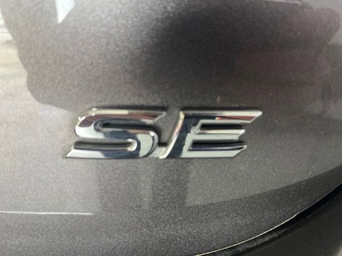 Used 2022 Toyota Camry SE FWD image 43