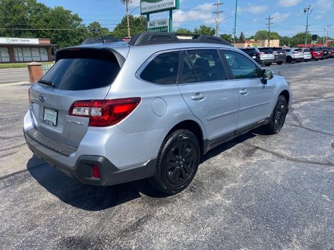 Used 2019 Subaru Outback 2.5i Premium image 4