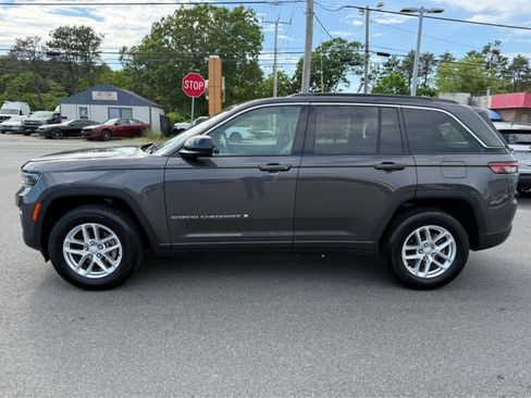 Used 2025 Jeep Grand Cherokee Laredo X w/ Luxury Tech Group I AWD/4WD image 4