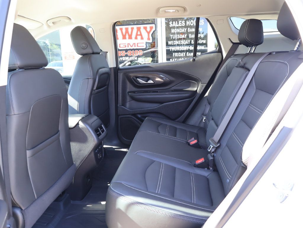 Used 2024 GMC Terrain Denali w/ Denali Premium Package AWD/4WD image 25