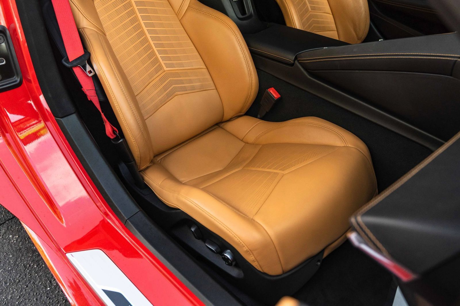 Used 2021 Chevrolet Corvette Stingray Preferred Conv w/ Z51 Performance Package RWD image 33