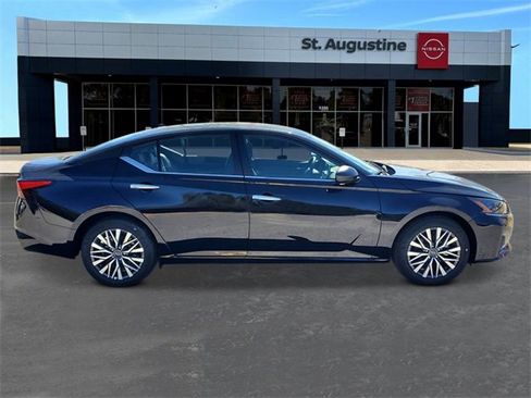 New 2025 Nissan Altima 2.5 SV image 7