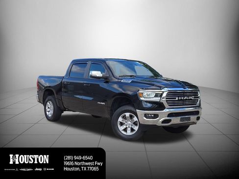 Used 2023 RAM 1500 Laramie AWD/4WD image 3