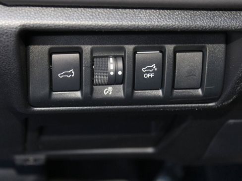 Used 2025 Subaru Outback Onyx Edition AWD/4WD image 29