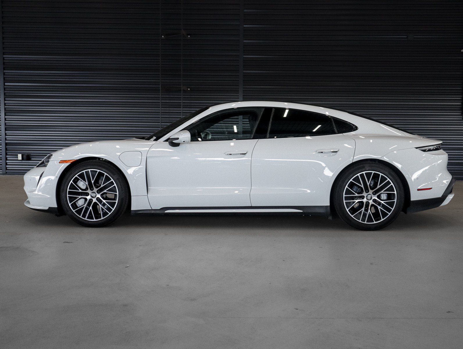 Used 2020 Porsche Taycan Turbo w/ Premium Package AWD/4WD image 2