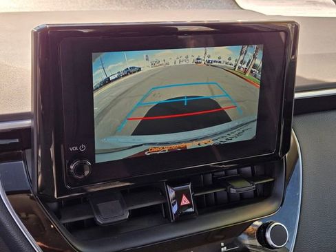 Certified 2025 Toyota Corolla LE image 21