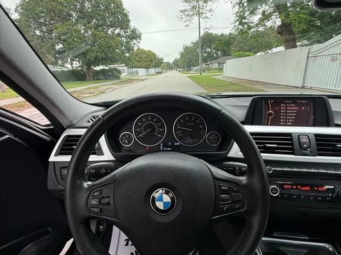 Used 2013 BMW 320i Sedan RWD image 9