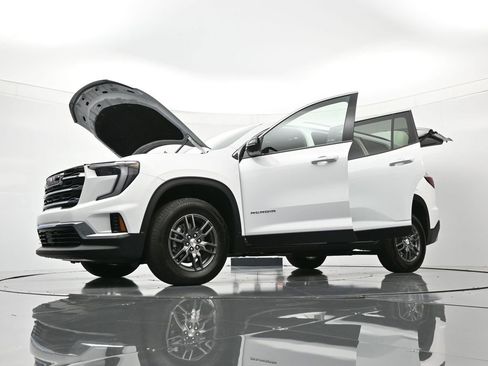 Certified 2025 GMC Acadia Elevation image 51