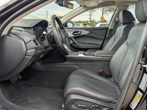 Certified 2025 Acura TLX w/ Technology Package image 10