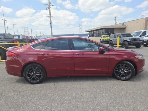 Used 2018 Ford Fusion SE w/ Equipment Group 201A FWD image 15