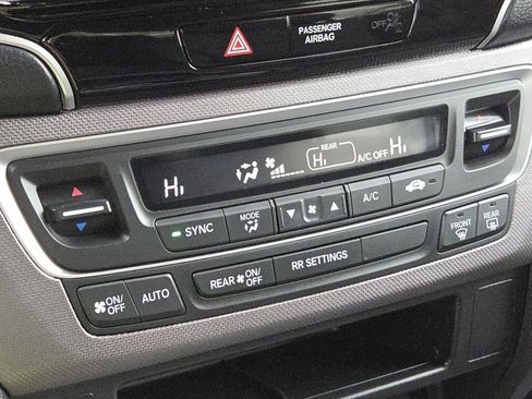 Certified 2024 Honda Ridgeline Sport image 35