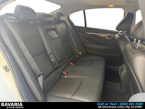 Used 2018 INFINITI Q50 Luxe w/ Essential Package (3.0T Luxe) AWD/4WD image 18