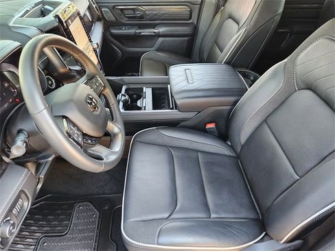 Used 2025 RAM 1500 Limited w/ Trailer Tow Group image 13