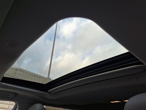 Used 2022 Toyota Highlander XLE image 14