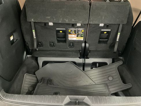 Used 2021 Toyota Sienna Limited image 25