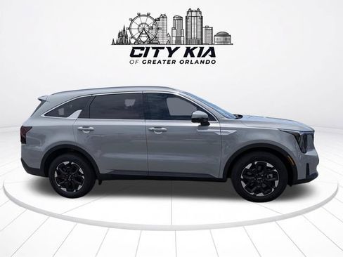 Used 2026 Kia Sorento S FWD image 6