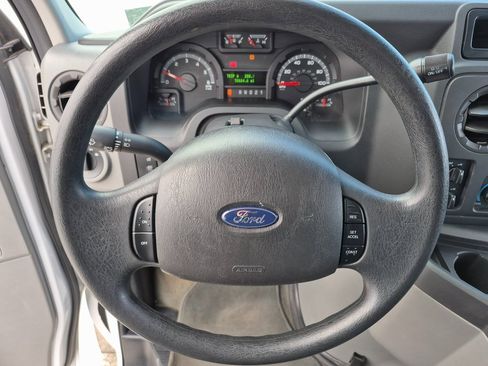 Used 2012 Ford E-350 and Econoline 350 XLT image 11