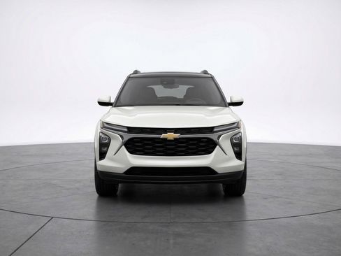 Used 2025 Chevrolet TrailBlazer LT image 2